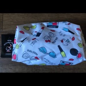 HELLO KITTY-NWT Cosmetics Pouch